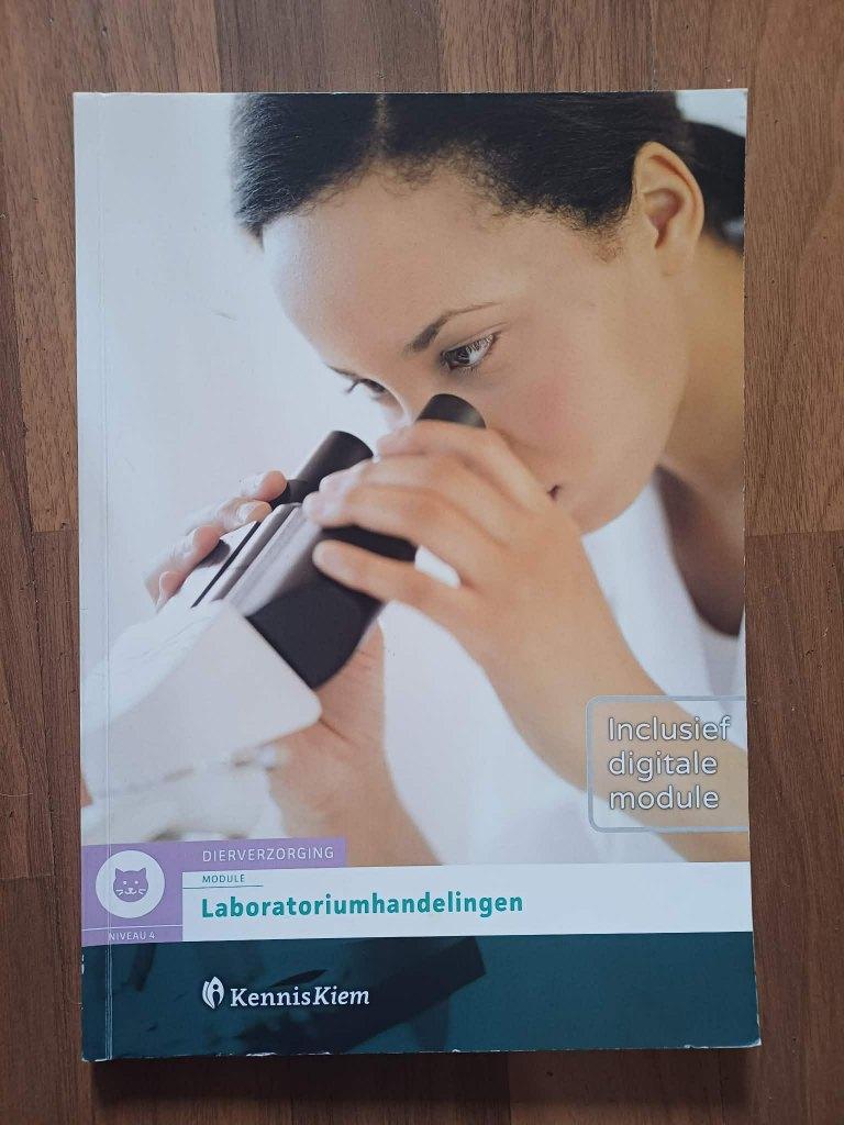 Kenniskiem Dierverzorging - Laboratoriumhandelingen, Boeken, Esther van Schuur et al., Ophalen of Verzenden, Zo goed als nieuw