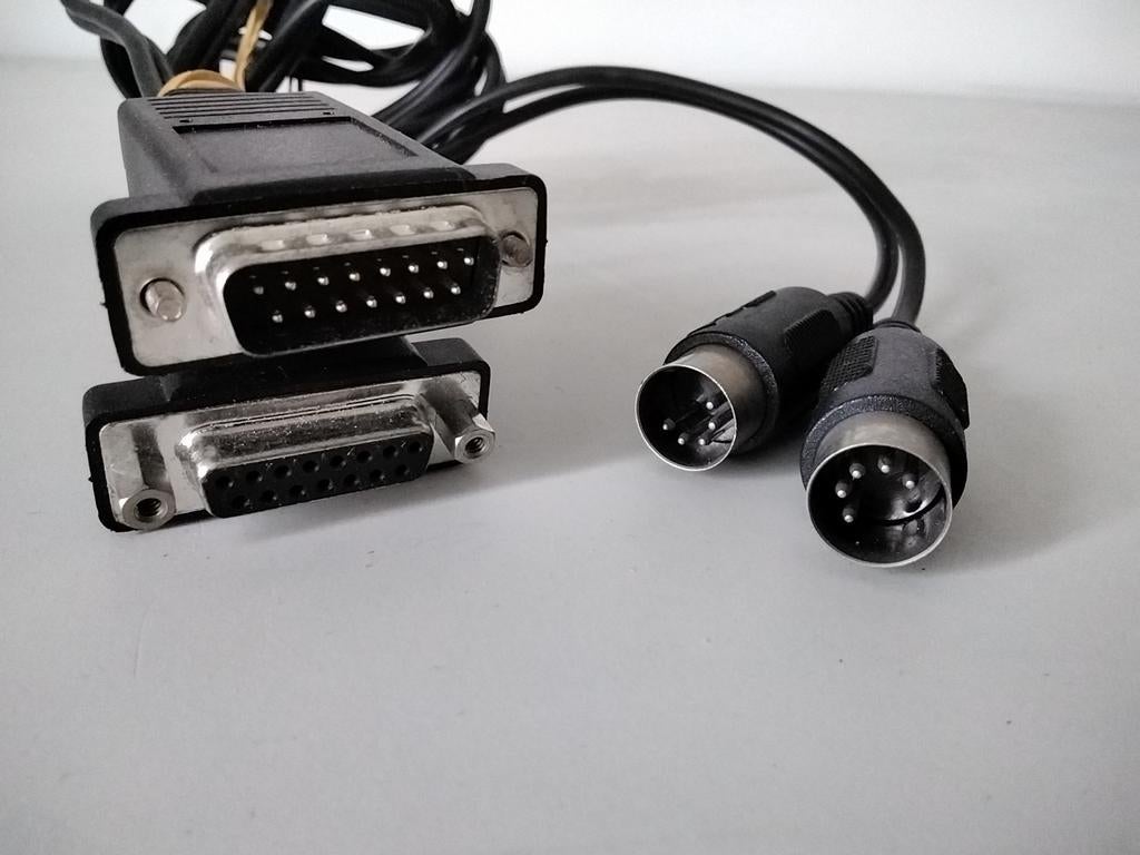 MIDI kabel voor connectie MIDI apparatuur met computer, Ophalen of Verzenden