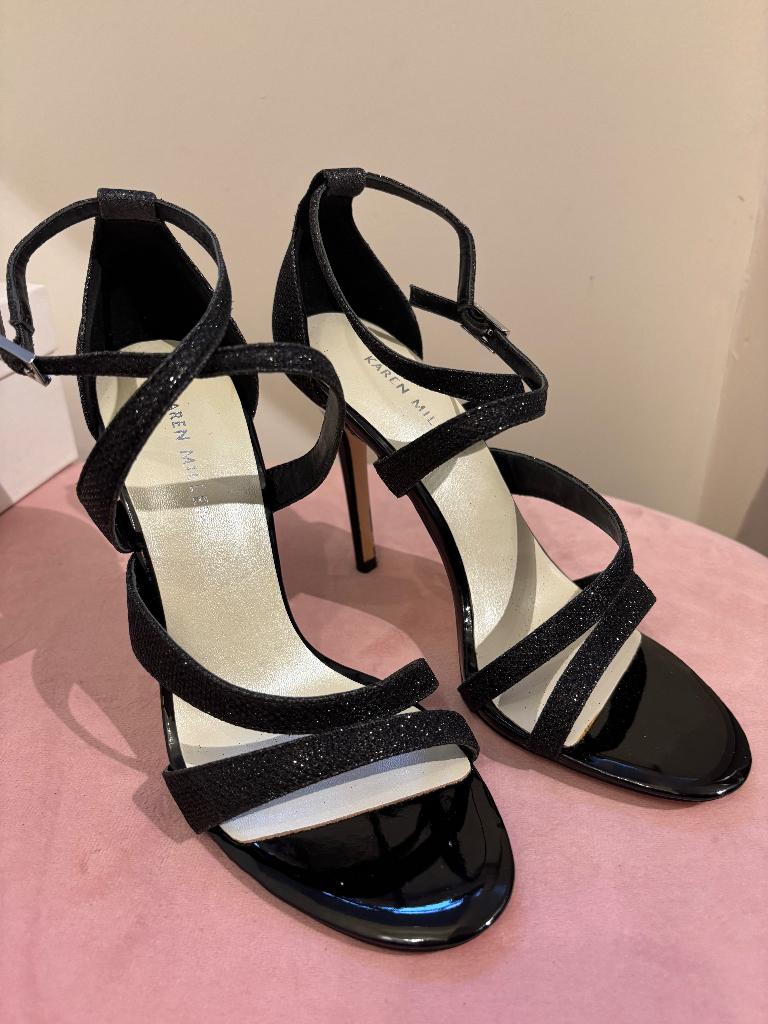 Zwarte Naaldhakken Karen Millen maat 38, Karen Millen, Zwart, Nieuw, Ophalen of Verzenden