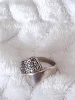 Massief zilveren ring maat 17, Ophalen of Verzenden, Zo goed als nieuw, 17 tot 18, Dame