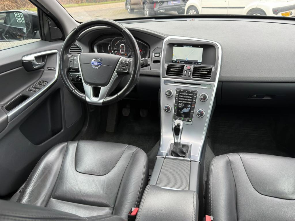 Volvo XC60 2.0 D3 FWD Polar | Leder | Panodak | Trekhaak, Voorwielaandrijving, Euro 6, 4 cilinders, Zwart