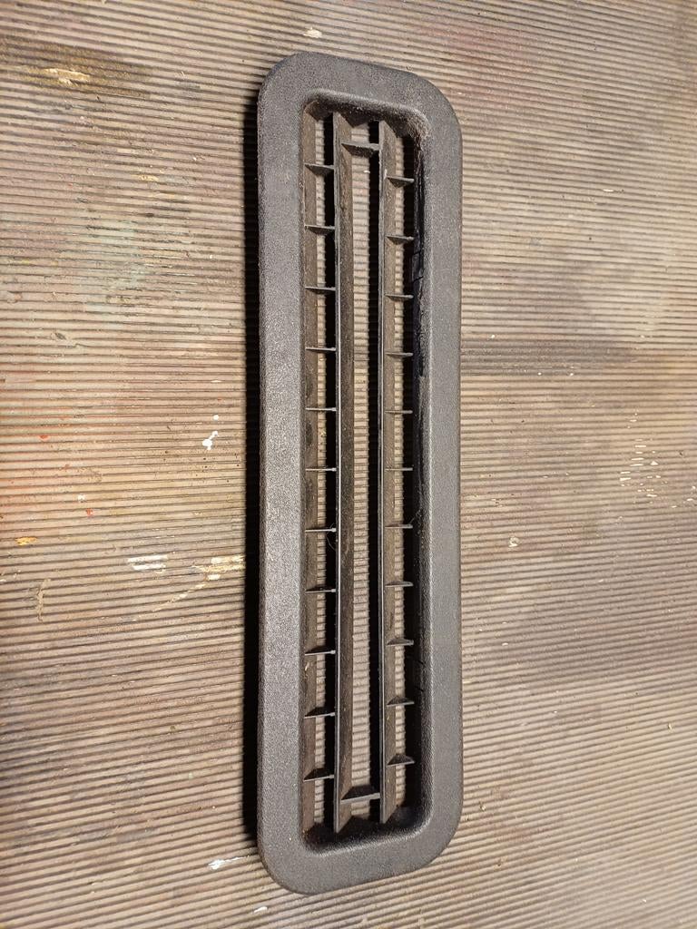 Ventilatierooster en handgreep deurpaneel VW T2 - Gebruikt, Auto-onderdelen, Ophalen of Verzenden, Volkswagen