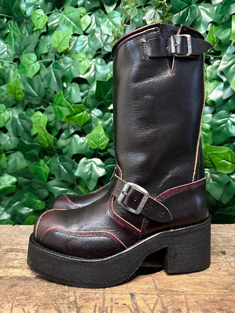 geweldig mooie vintage plateau laarzen van Sendra maat 39, Kleding | Dames, Schoenen, Bruin, Nieuw, Ophalen of Verzenden, Sendra