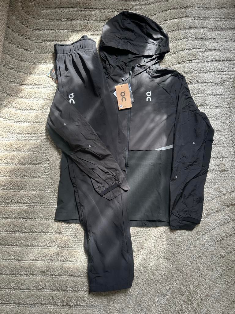 On Cloud trainingspak maat M, Kleding | Dames, Sportkleding, Maat 38/40 (M), Zwart, Nieuw, Ophalen of Verzenden