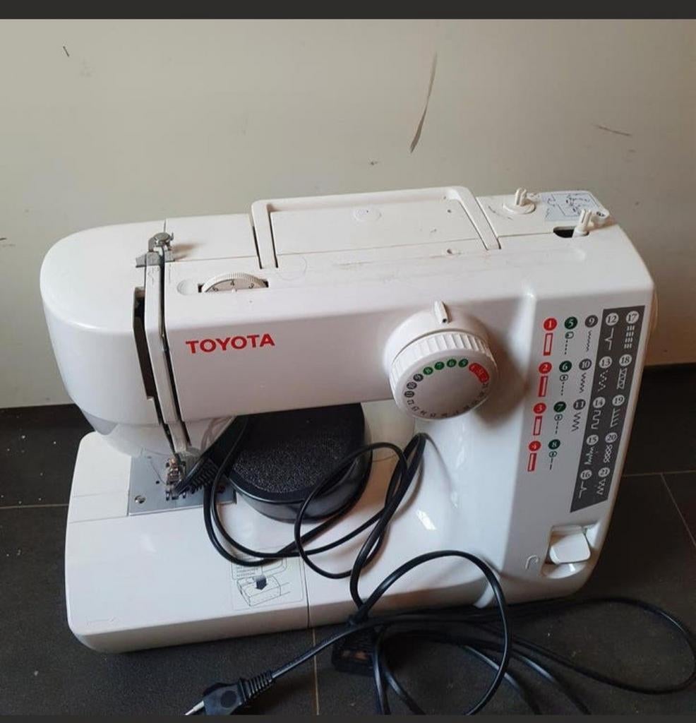 Toyota naaimachine, Hobby en Vrije tijd, Naaimachines en Toebehoren, Ophalen, Naaimachine, Overige merken