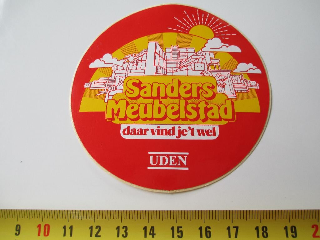 sticker Uden Sanders Meubelstad daar vind je 't wel, Ophalen, Zo goed als nieuw