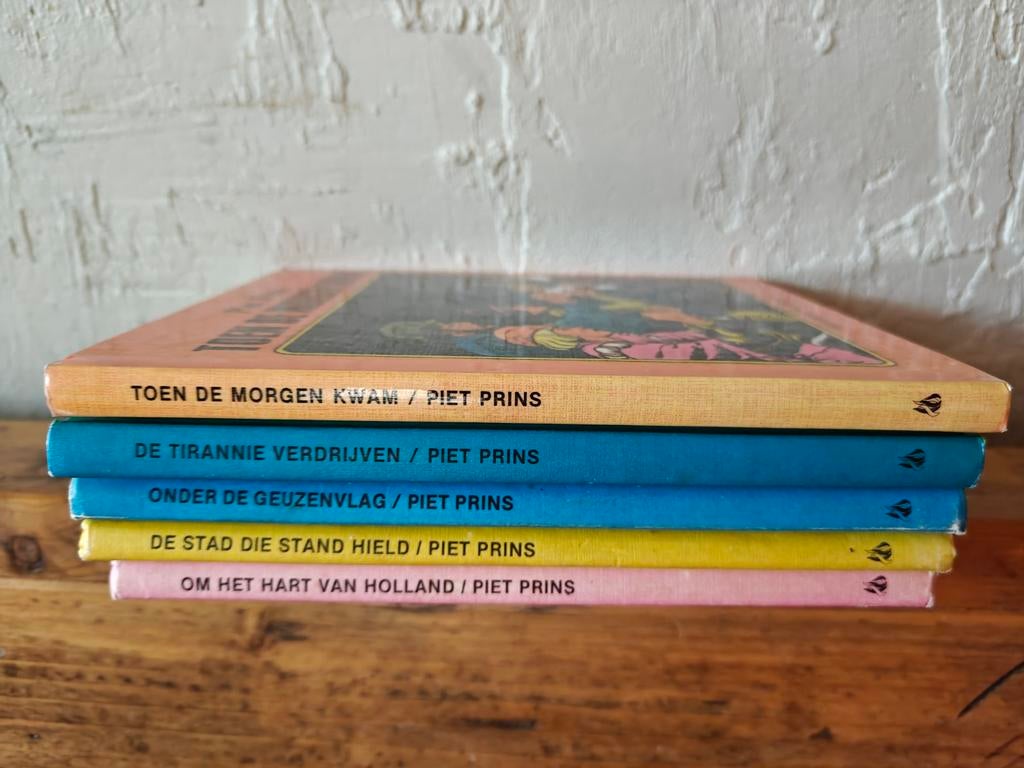 5 Delen van de feuilleton serie:  van Piet Prins., Ophalen of Verzenden