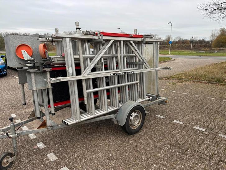 Altrex Steigerpakket 10,20m + Aanhanger - Professioneel/Pa, Doe-het-zelf en Verbouw, Steigers, Gebruikt, Rolsteiger of Kamersteiger