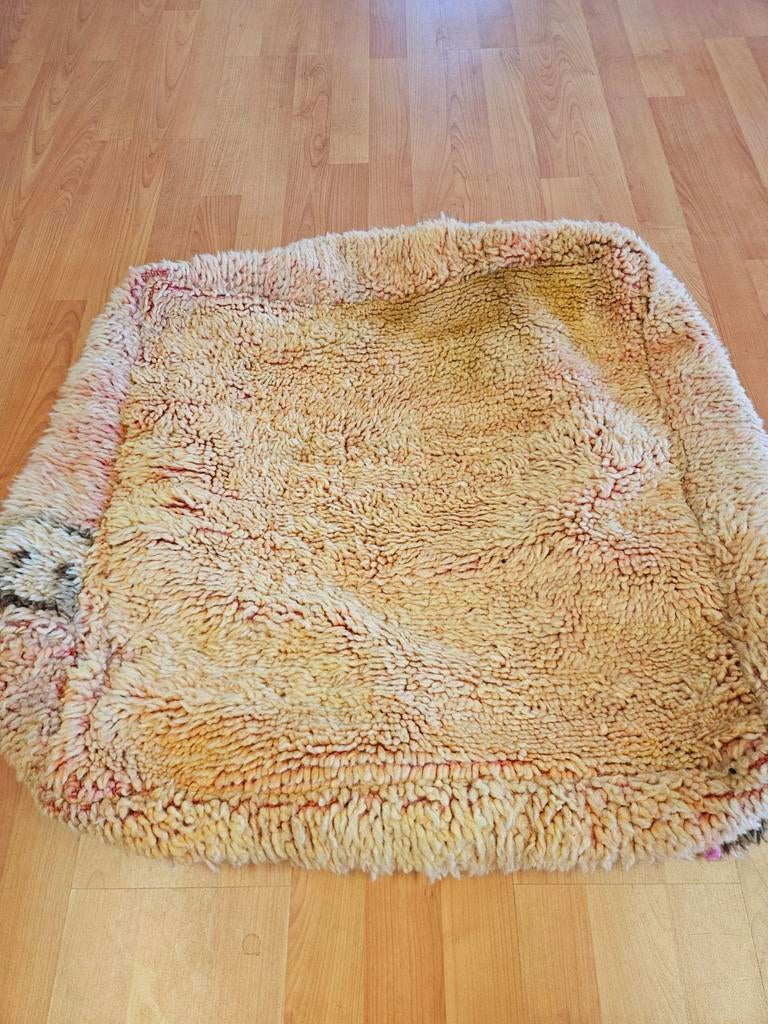 Marokkaanse Berber poef. Mooie dikke wol! Weg = Weg, Huis en Inrichting, Banken | Voetenbanken en Poefen, Overige materialen, Ophalen of Verzenden