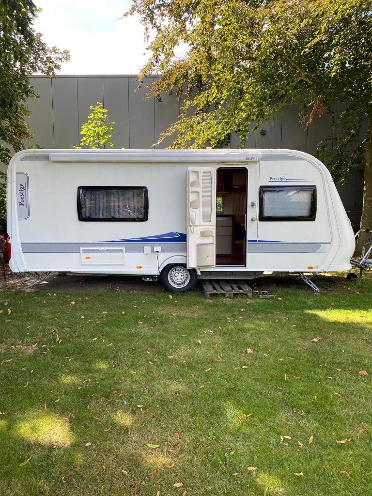 Hobby caravan 540 WLU met enkele bedden en mooie badkamer, Caravans en Kamperen, Caravans, 2 aparte bedden, Rondzit, Hobby, Particulier