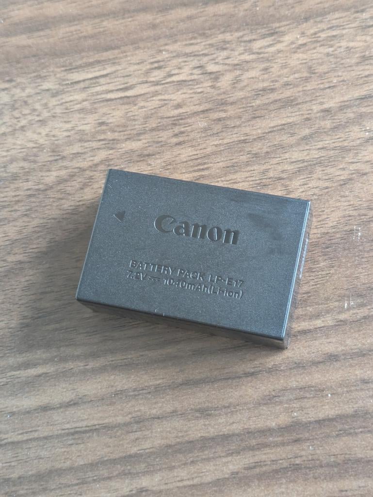 Canon LP-E17 Battery, Audio, Tv en Foto, Fotografie | Accu's en Batterijen, Ophalen of Verzenden, Zo goed als nieuw