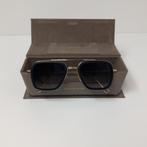 Dita Flight 006 Zonnebril | zeer netjes met bon, Dita, Zo goed als nieuw, Support@dita.com, 9191 Irvine Center Drive, Suite 300
Irvine, CA 92618
USA