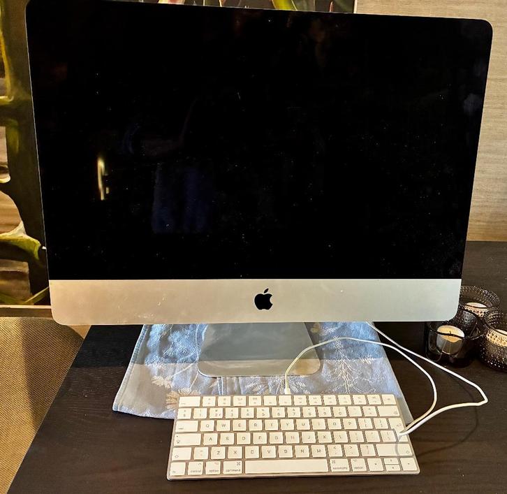 iMac (21.5-inch, eind 2013), Computers en Software, Apple Desktops, Gebruikt, iMac, HDD en SSD, 2 tot 3 Ghz, 8 GB, Ophalen
