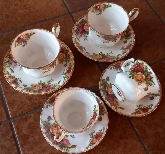Royal Albert Old Country Roses items, Antiek en Kunst, Antiek | Servies los, Ophalen of Verzenden