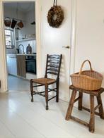 Oude, houten stoel, Ophalen, Zo goed als nieuw, Bruin, Eén