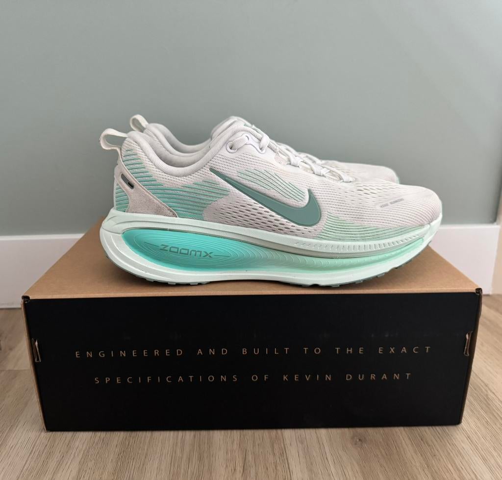 Wit/aqua - Nike Vomero 18 Road hardloopschoenen, Ophalen of Verzenden, Zo goed als nieuw, Hardloopschoenen, Nike