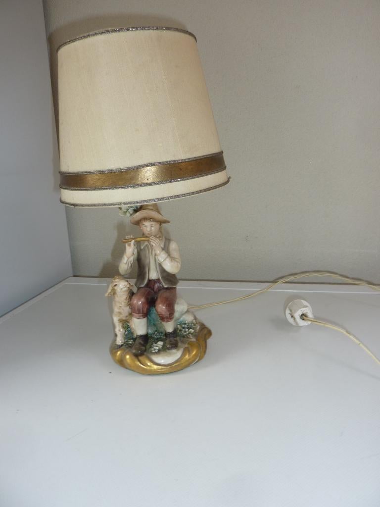 Porseleinen lampvoet, fluit spelende jongen met lammetje., Ophalen of Verzenden