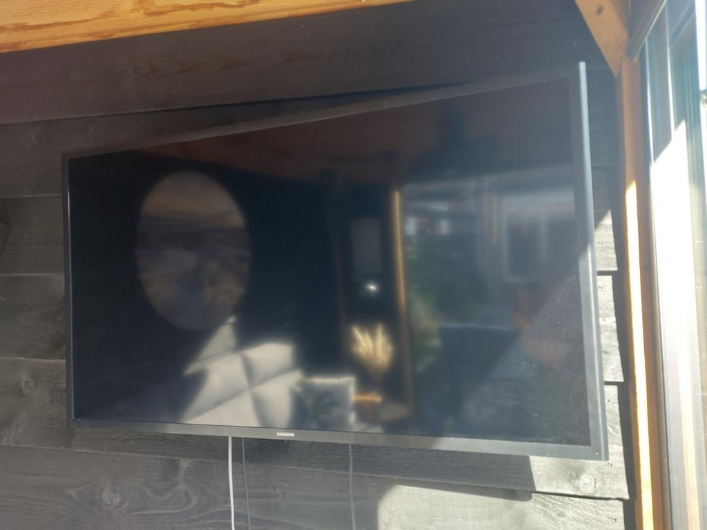 Samsung tv met wandbeugel, Ophalen, Gebruikt