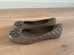 Tory Burch Ballerina's - Zo goed als nieuw maat 40 (9.5 M), Ophalen of Verzenden, Zo goed als nieuw, Grijs
