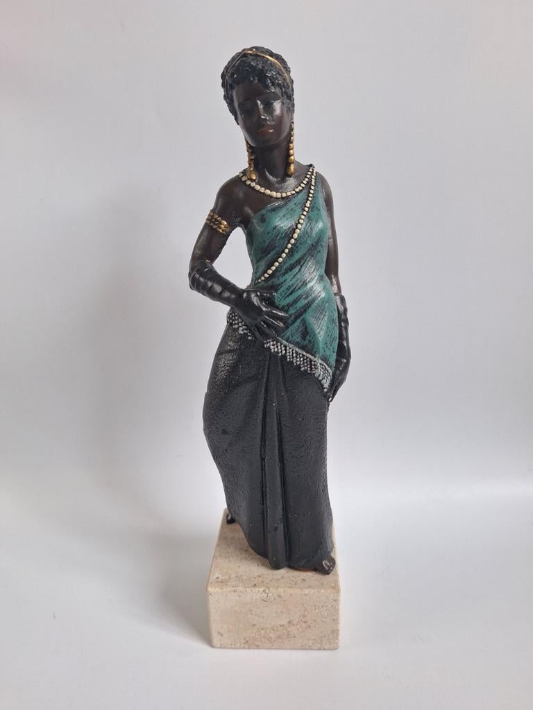 Mooi elegant beeldje van een Afrikaanse vrouw, Ophalen of Verzenden
