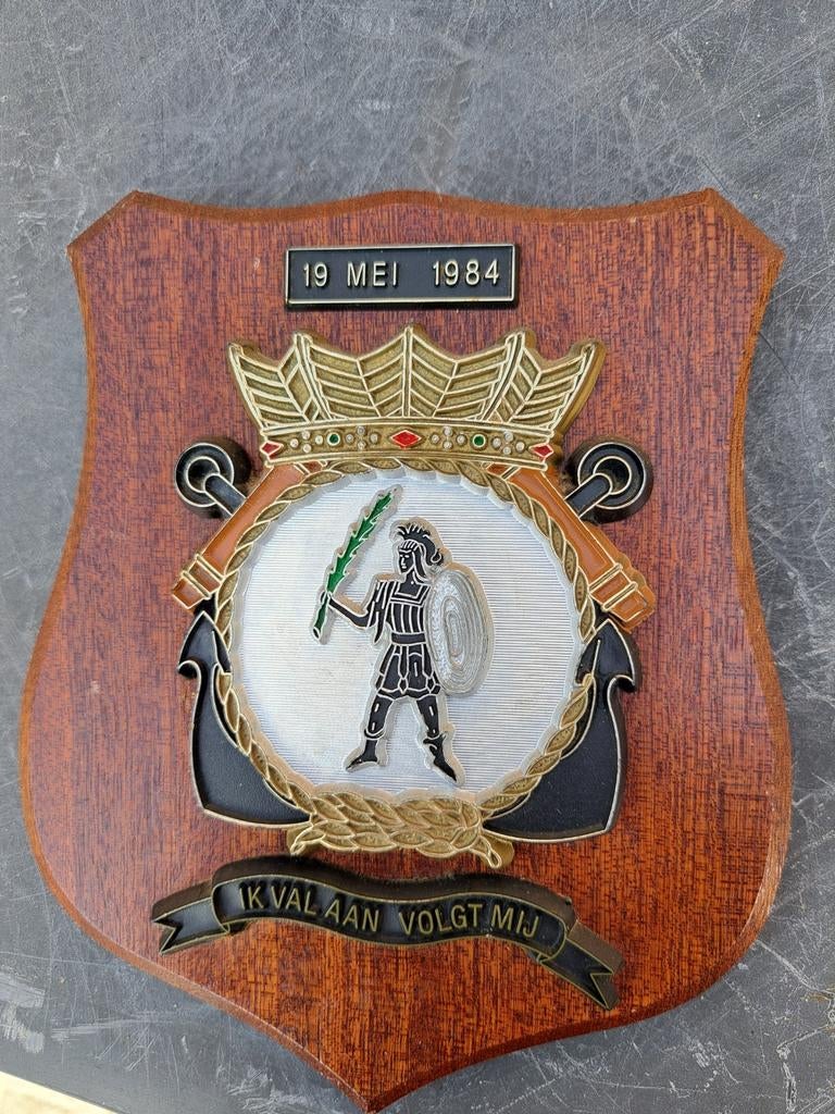 Militair schildjes deel 1, Ophalen of Verzenden, Landmacht, Nederland, Boek of Tijdschrift