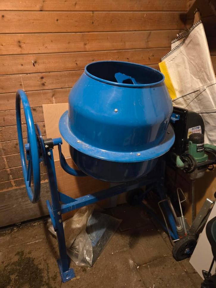 Hyundai Betonmolen - Perfect voor al uw klussen!, Doe-het-zelf en Verbouw, Betonmolens, Gebruikt, Ophalen of Verzenden