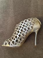 Karen Millen Gouden sandalen met hakken, Kleding | Dames, Schoenen, Overige kleuren, Gedragen, Sandalen of Muiltjes, Ophalen of Verzenden