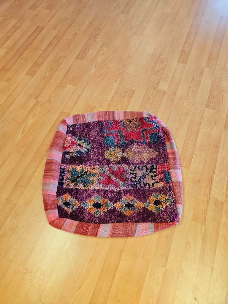 Marokkaanse Berber poef. Mooie dikke wol! Weg = Weg, Huis en Inrichting, Banken | Voetenbanken en Poefen, Overige materialen, 50 tot 75 cm