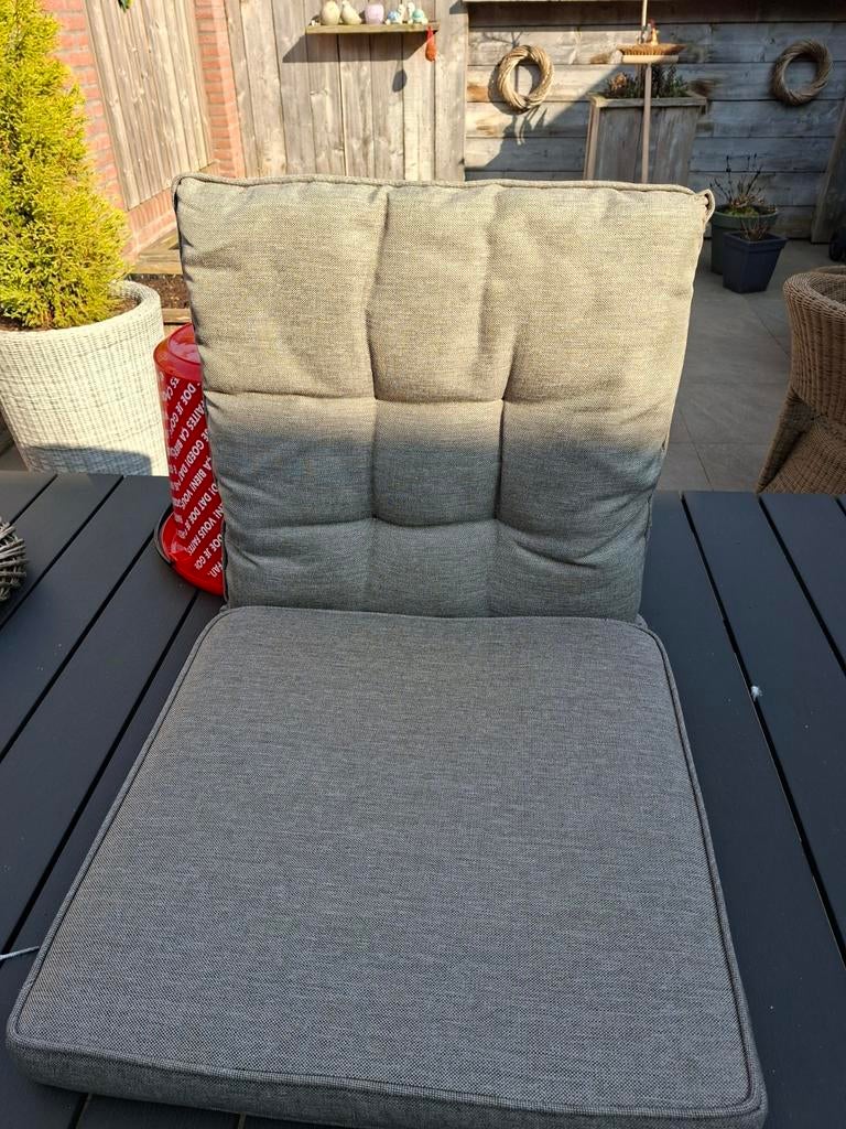 Tuinkussens, Ophalen