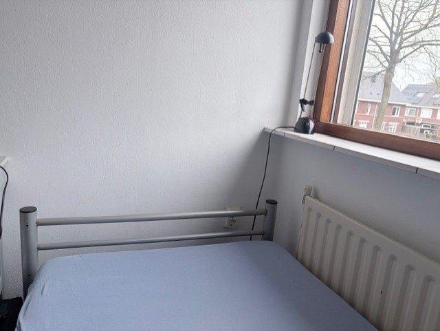 Eenpersoonsbed lichtgewicht, Ophalen, Gebruikt, 90 cm, 200 cm