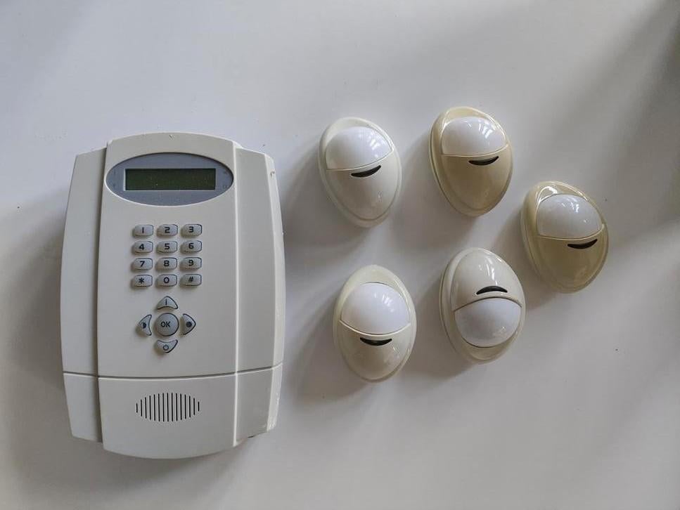 Alphatronics alarmsysteem met 5 bewegingsmelders, Ophalen of Verzenden, Compleet systeem, Draadloos, Beweging