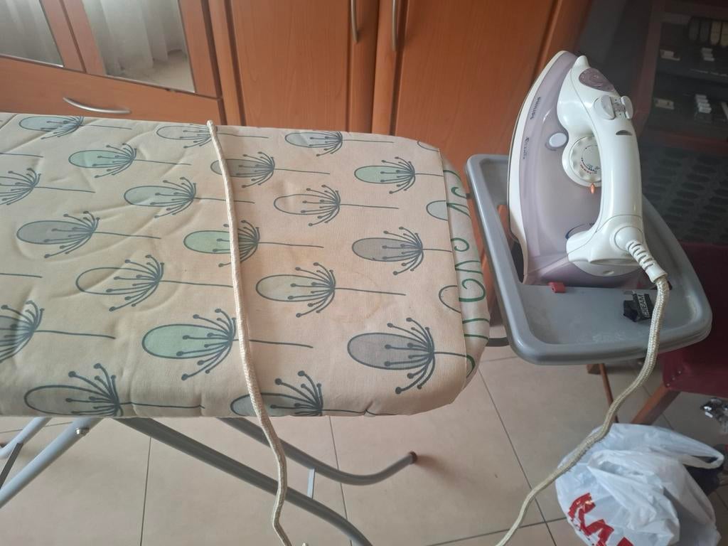 Strijkplank tomado  met strijkijzer philips, Ophalen