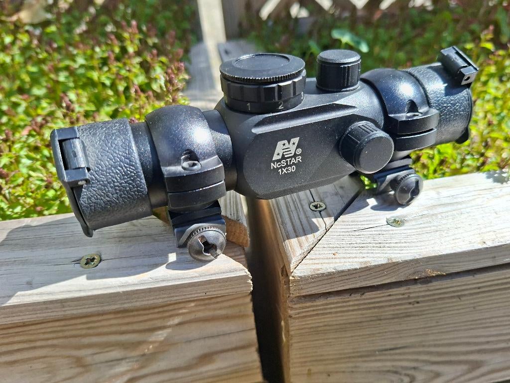 nieuwstaat ncstart 1x30  red dot richtkijker  7 standen, Ophalen of Verzenden, Zo goed als nieuw