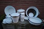 Grote set wit blauw geëmailleerd keukengerei, Antiek en Kunst, Antiek | Emaille, Ophalen