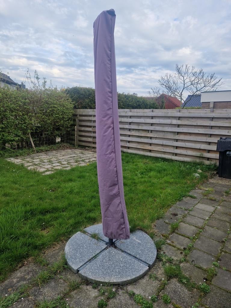 Parasol met voet zie foto's, Ophalen of Verzenden, Zo goed als nieuw, Zweefparasol, Kantelbaar