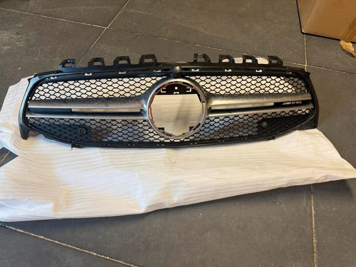 Originele Mercedes-Benz CLA35 AMG Grill, Auto-onderdelen, Carrosserie en Plaatwerk, Bumper, Mercedes-Benz, Voor, Gebruikt, Ophalen