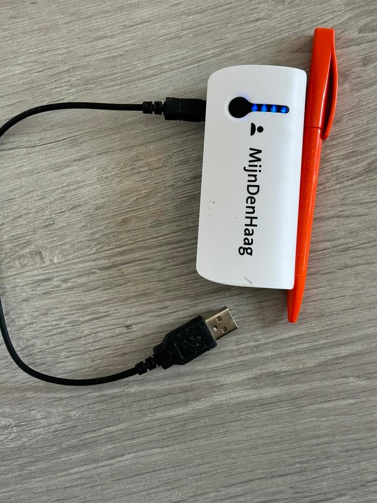 Powerbank 4000 mAh met USB-kabel, Ophalen