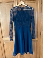 Donkerblauwe galajurk, maat XS/S, Kleding | Dames, Jurken, Blauw, Ophalen of Verzenden, Zo goed als nieuw, Knielengte
