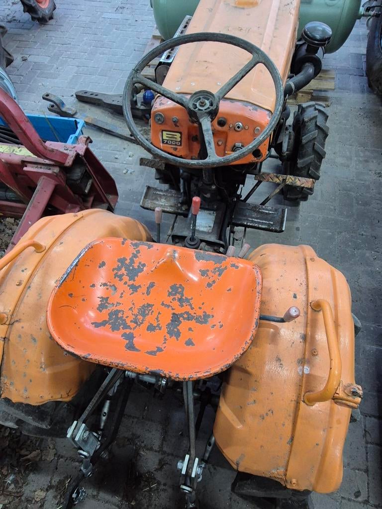 Kubota B7000, Zakelijke goederen, Agrarisch | Tractoren, Gebruikt, Tot 2500, Tot 80 Pk, Ophalen