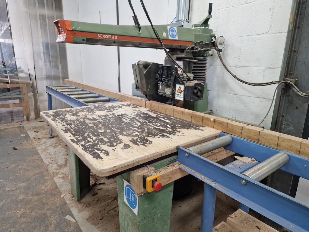 Afkortzaag met rollenbanen 380v, Ophalen, Gebruikt, 70 mm of meer, Afkortzaag