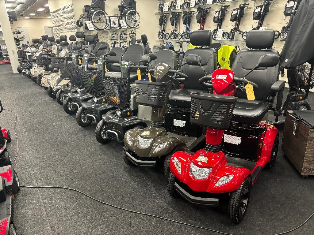 Ruime keuze in Scootmobielen tegen scherpe prijzen A merken, Diversen, 10 km/u of minder, Zo goed als nieuw, 46 km of meer, Ophalen