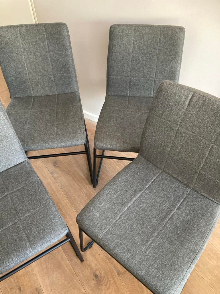 4 Hammel eetkamerstoelen - grijs stof, zwart onderstel, Ophalen, Zo goed als nieuw, Vier, Stof