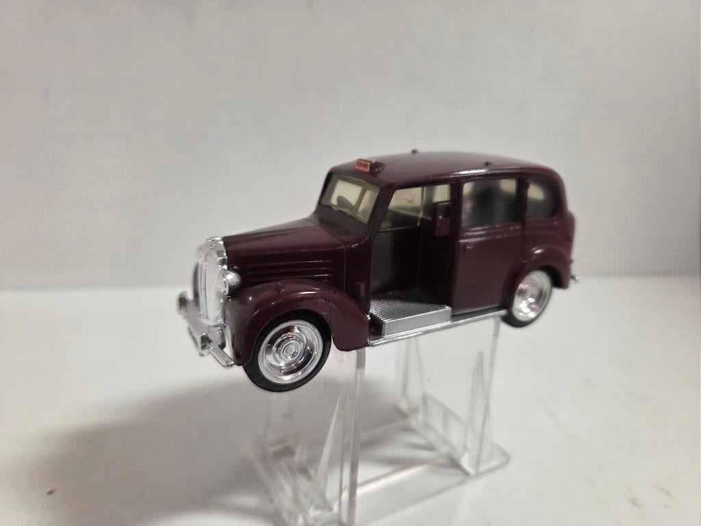 Mebetoys 1:43 - Voiture miniature - Mebetoys . Iso Rivolta . Ref A 30