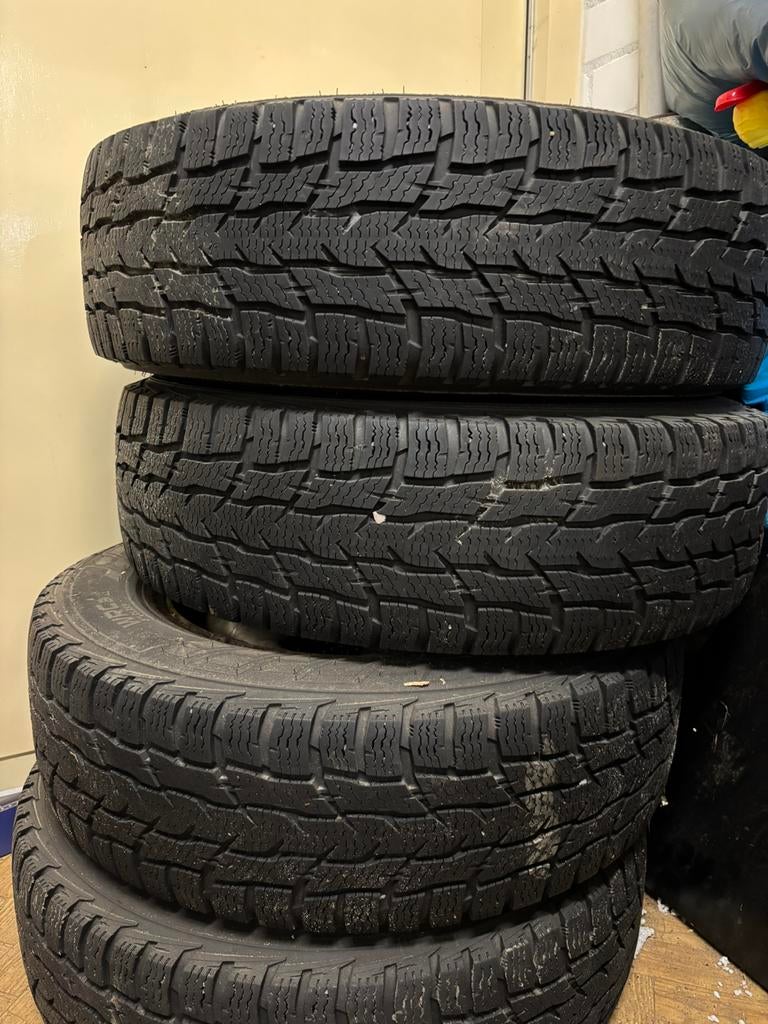 Goede Nokian winter banden 215/75R, Ophalen of Verzenden, Zo goed als nieuw