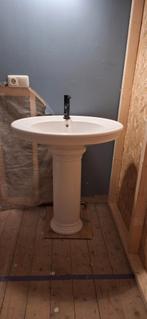 Villeroy en Boch vrijstaande wastafel. Waskom op sokkel., Huis en Inrichting, Badkamer | Badkamermeubels, Ophalen, 25 tot 50 cm