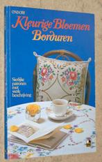 Kleurige bloemen borduren - Ondori 8921, Ophalen of Verzenden, Gelezen, Borduren en Naaien