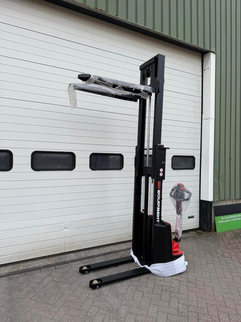 Electrische stapelaar nieuw, Ophalen of Verzenden, Zo goed als nieuw