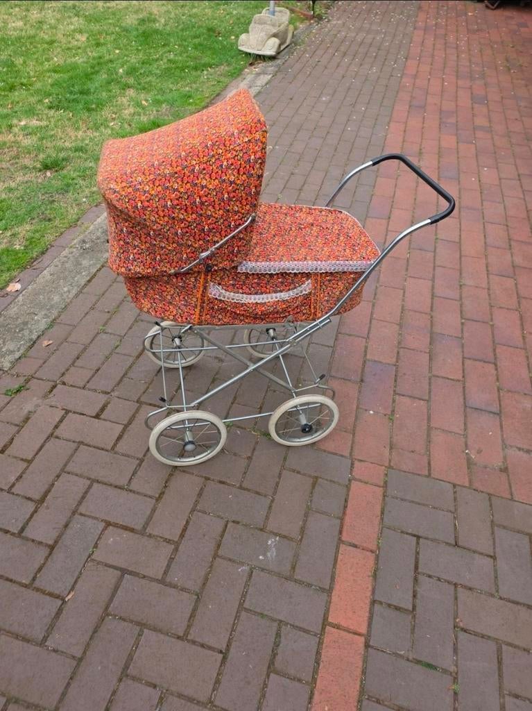 Vintage poppenwagen jaren '70 - klaar voor nieuw meisje, Kinderen en Baby's, Speelgoed | Poppen, Ophalen of Verzenden, Gebruikt