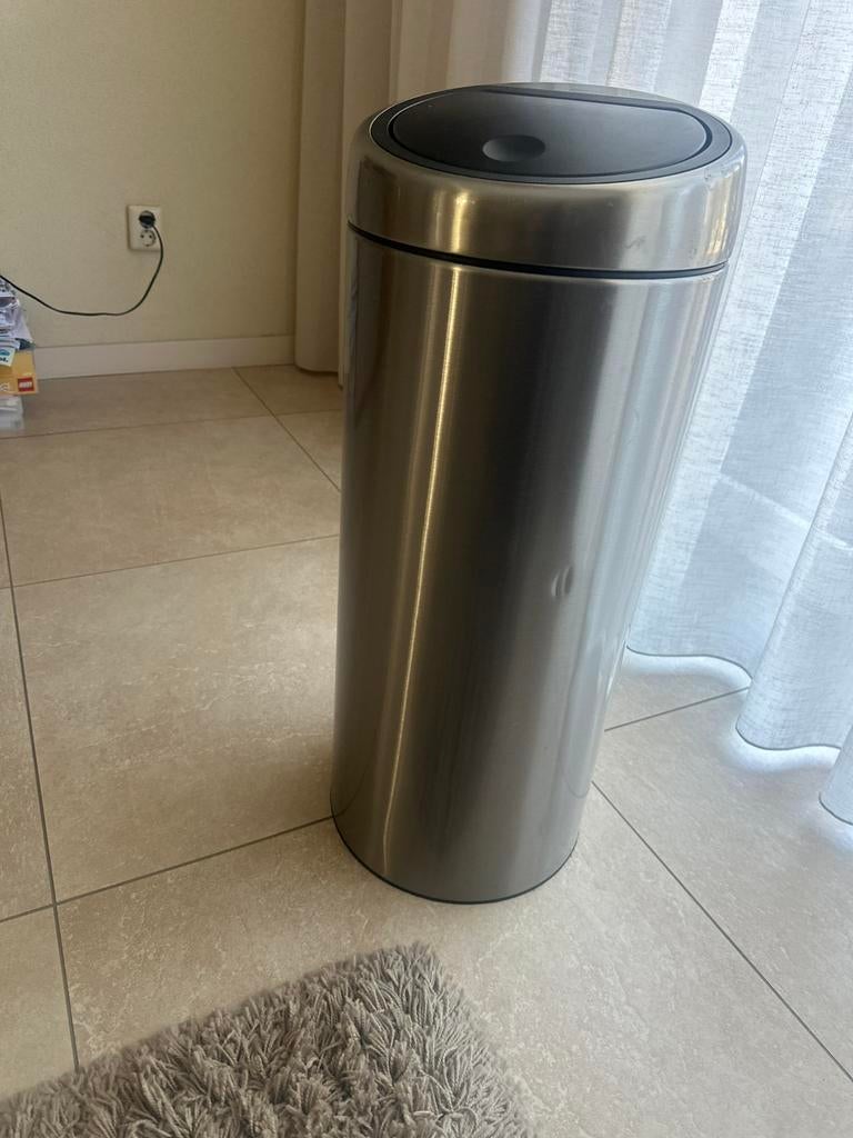 Brabantie prullenbak 30 liter rvs deksel defect, Ophalen, Gebruikt, 50 tot 75 cm, 20 tot 30 liter