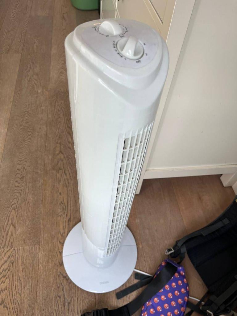 Witte torenventilator met oscillatie - compact, Witgoed en Apparatuur, Ventilatoren, Ophalen, Gebruikt, Torenventilator